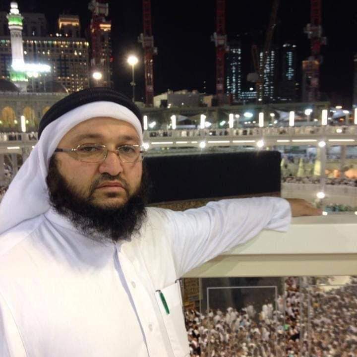 صورة الشهيد فادي ابو شخيدم في مكة المكرمة